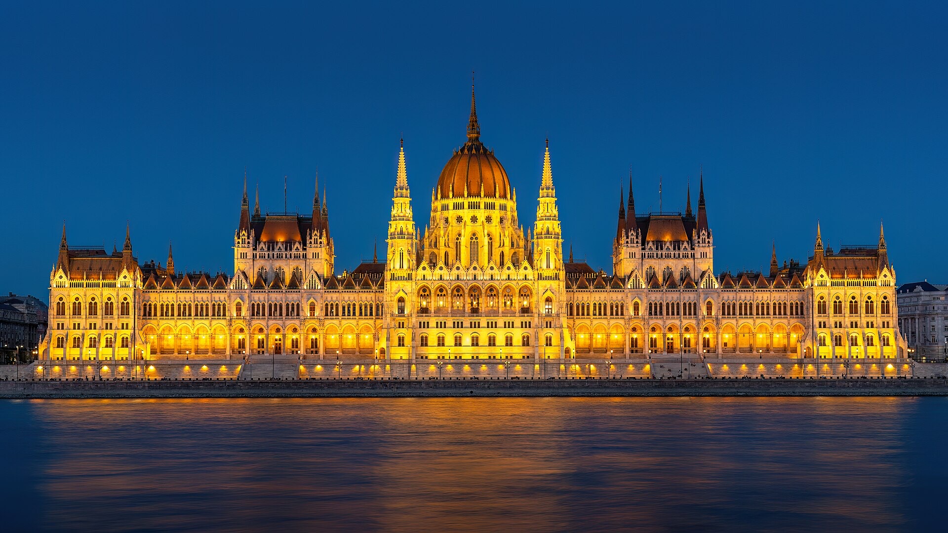 budapeste-parlamento-danubio